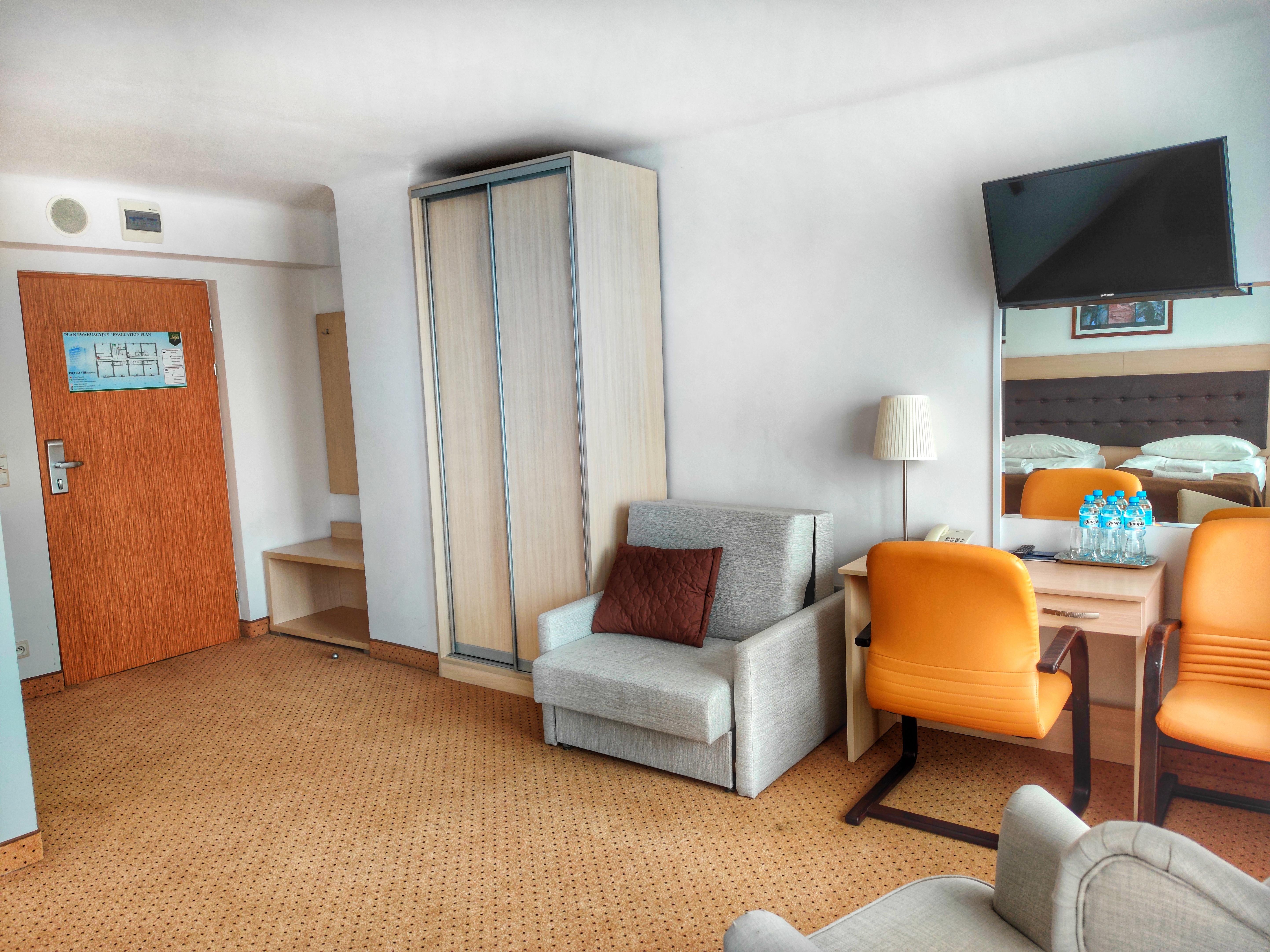Hotell Logos *