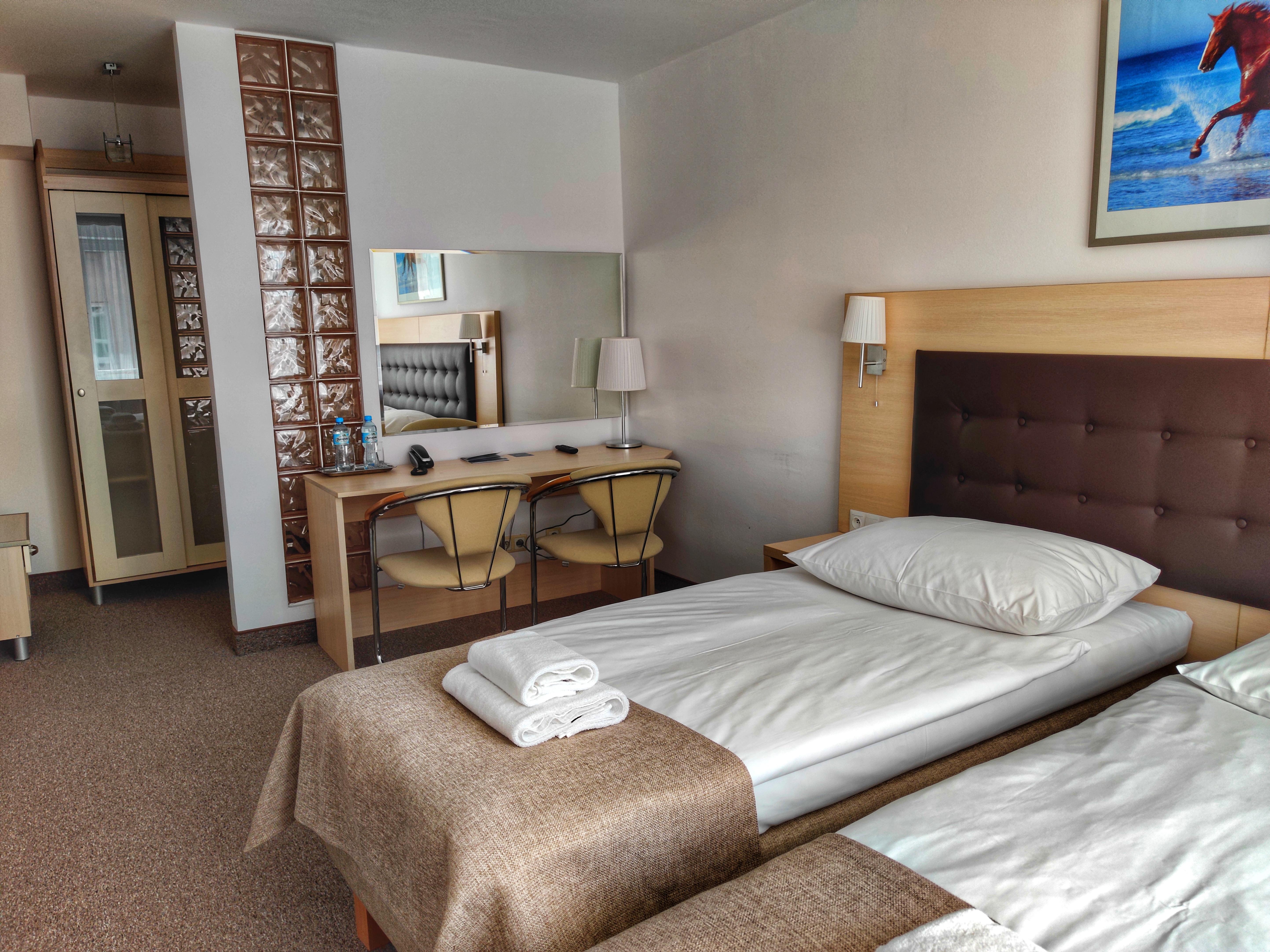 Hotell Logos *