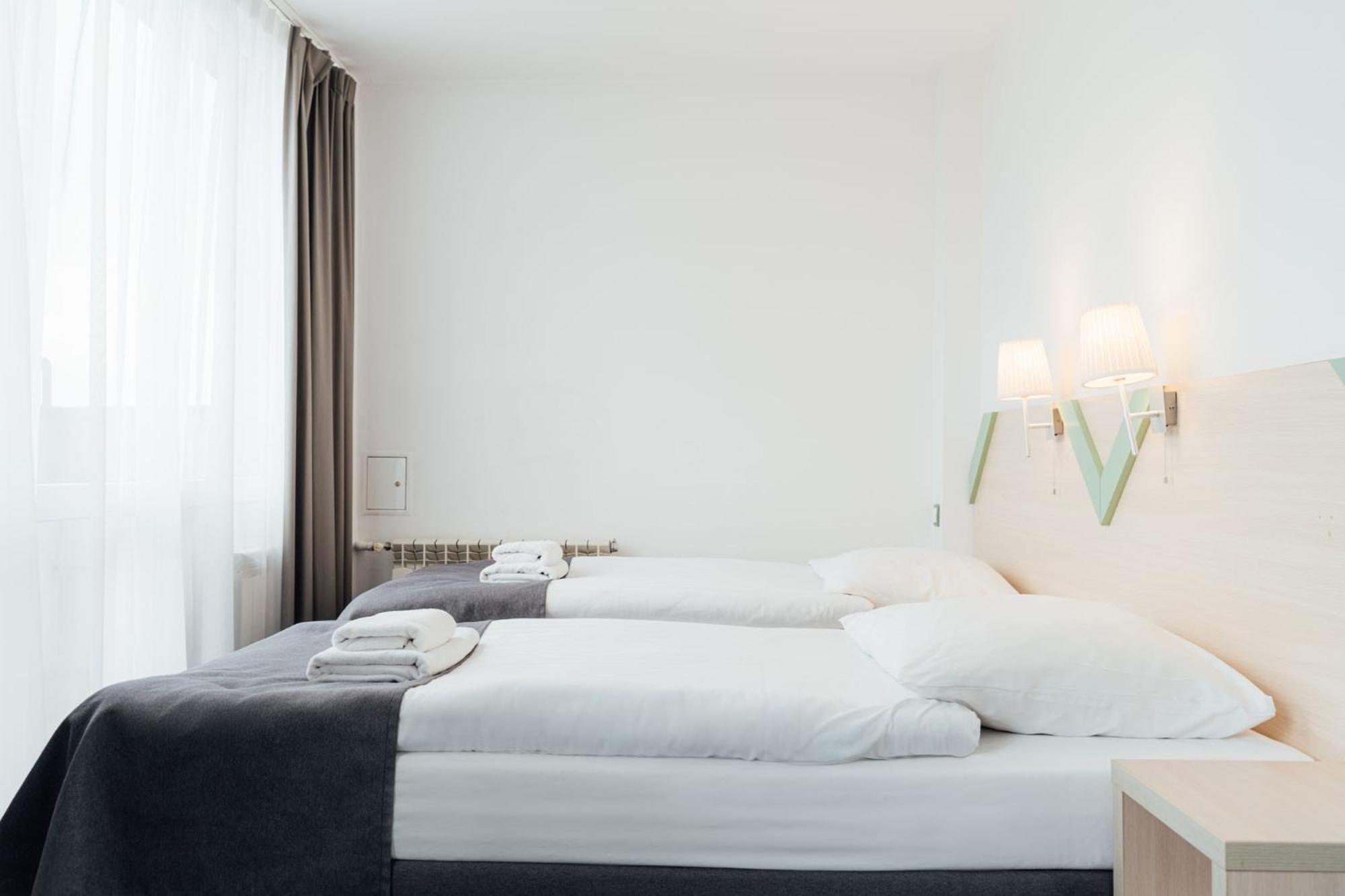 Hotell Logos *